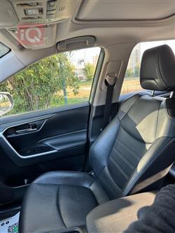 تۆیۆتا ڕاڤ 4